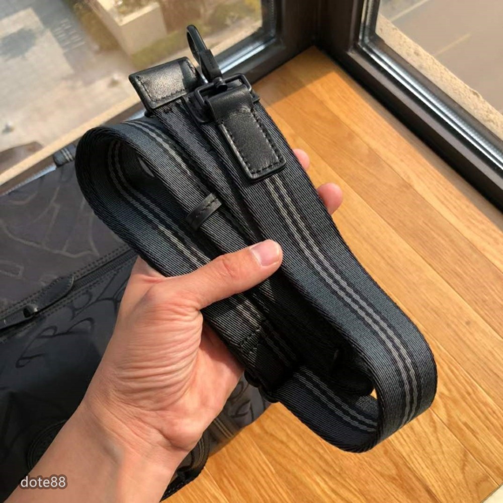 Burberry巴寶莉遠足旅行包全新TB提花系列旅行袋旅行季必備的時尚單品日常健身瑜伽或者運動可以當儲物包-細節圖7