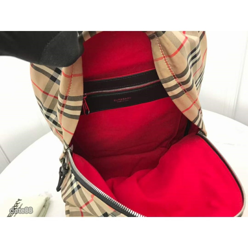 Burberry巴寶莉尼龍雙肩包背包裝潢Vintage復古格紋搭配平滑皮革邊飾肩背帶飾有Burberry字母-細節圖8