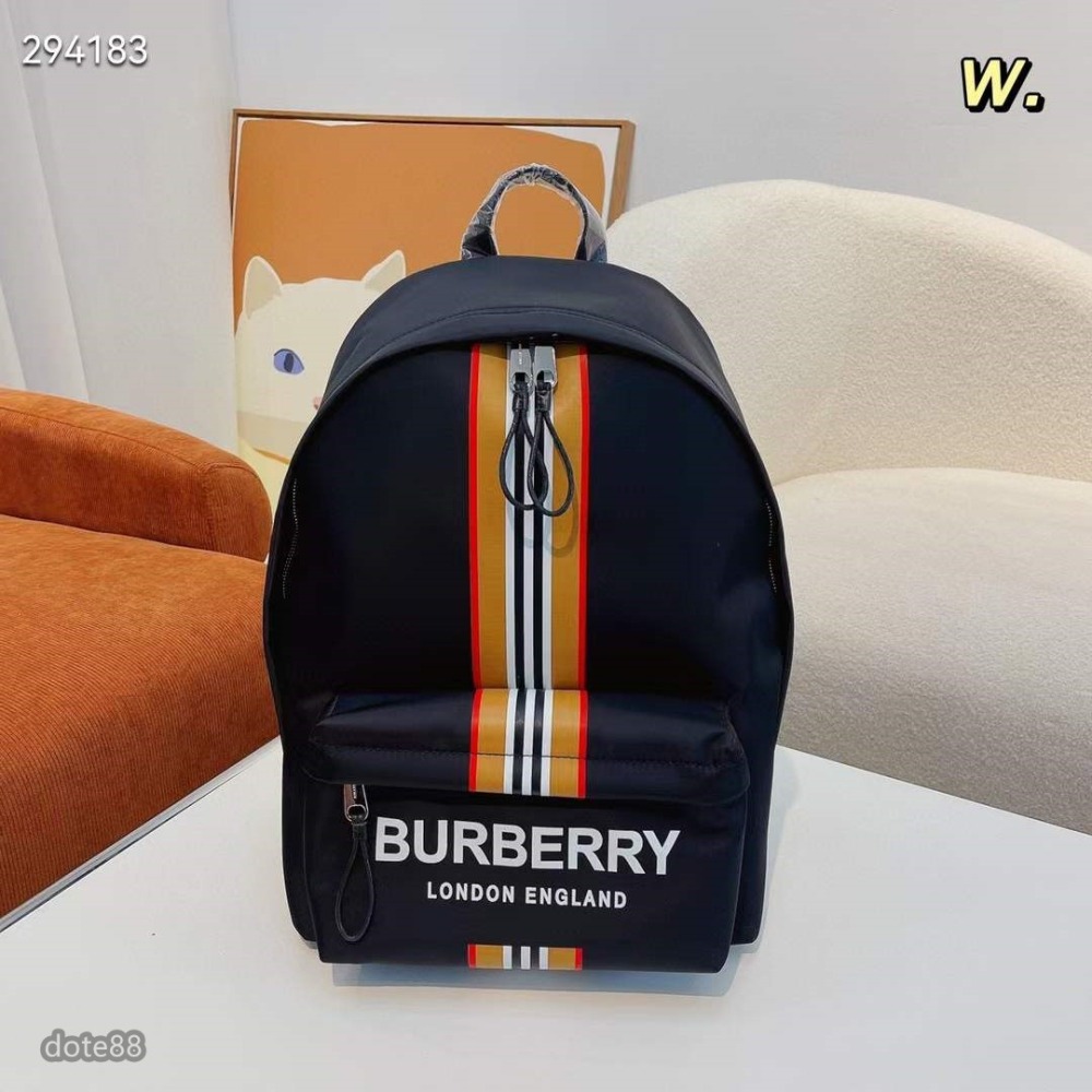 Burberry巴寶莉“The Rucksack軍旅背包雙肩包以標誌性Burberry Trench風衣的獨創面料-細節圖8