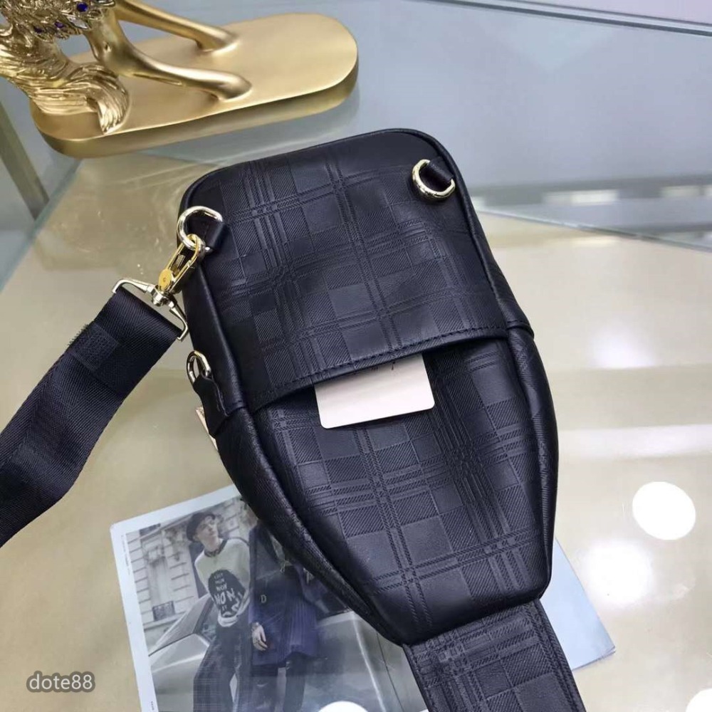 Burberry巴寶莉進口頭層牛皮經典格子紋柔軟舒適手感超好高品質五金特別有檔次節日生日送人禮物大容量出門必備時尚潮流-細節圖6