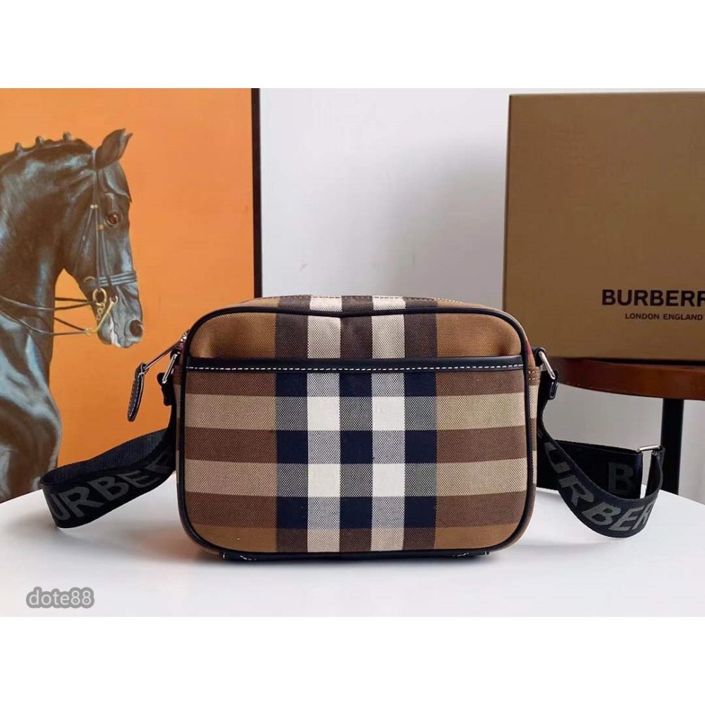 Burberry巴寶莉帆布格紋相機包男女都合適，肩帶可以調節的手感柔糯非常舒適超級耐用耐髒容量大包-細節圖3