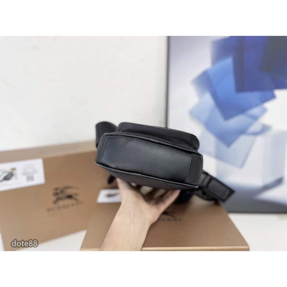 Burberry巴寶莉男士專櫃單肩斜挎胸包腰包專櫃經典男士胸包採用進口原版面料大容量包包可裝手機充電寶休閒 運動 逛街-細節圖4