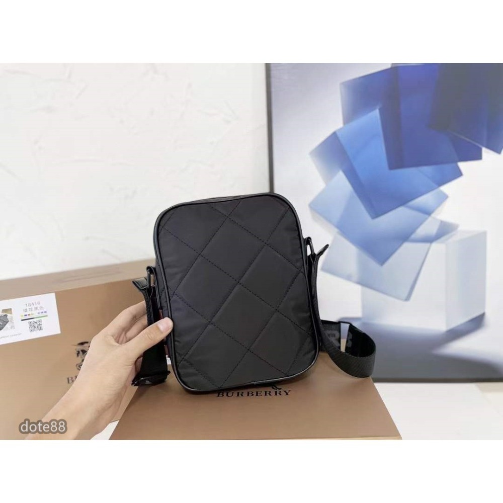 Burberry巴寶莉男士專櫃單肩斜挎胸包腰包專櫃經典男士胸包採用進口原版面料大容量包包可裝手機充電寶休閒 運動 逛街-細節圖5