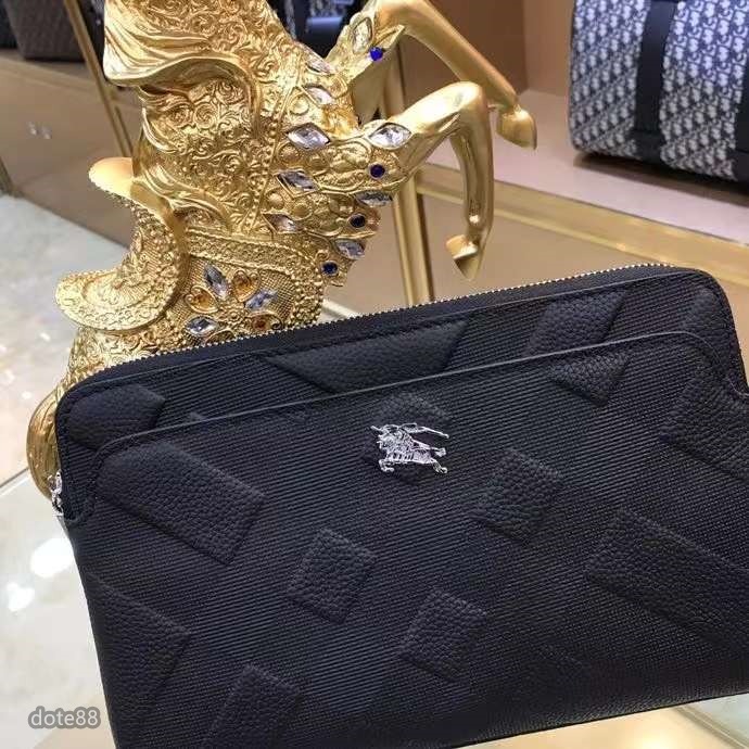 Burberry巴寶莉男士手拿包臻選格紋皮革材質打造纖巧精緻的版型使其更具時尚、潮流，輕便又時尚父親節生日禮物-細節圖5