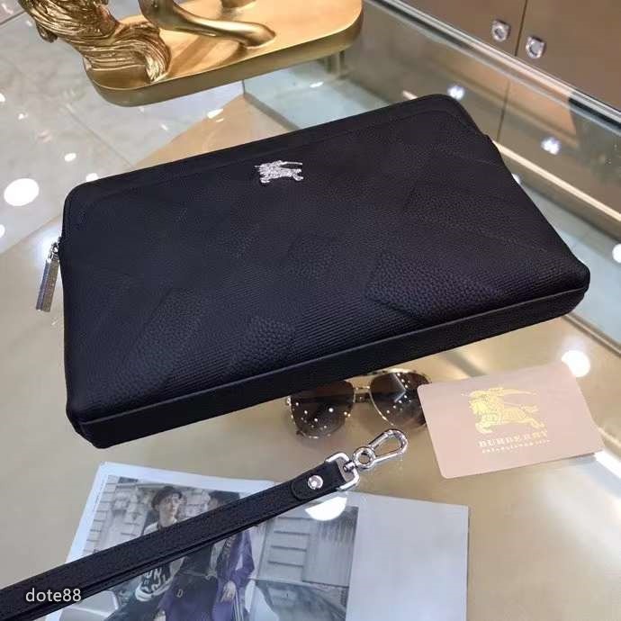 Burberry巴寶莉男士手拿包臻選格紋皮革材質打造纖巧精緻的版型使其更具時尚、潮流，輕便又時尚父親節生日禮物-細節圖6