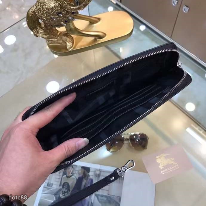 Burberry巴寶莉男士手拿包臻選格紋皮革材質打造纖巧精緻的版型使其更具時尚、潮流，輕便又時尚父親節生日禮物-細節圖8