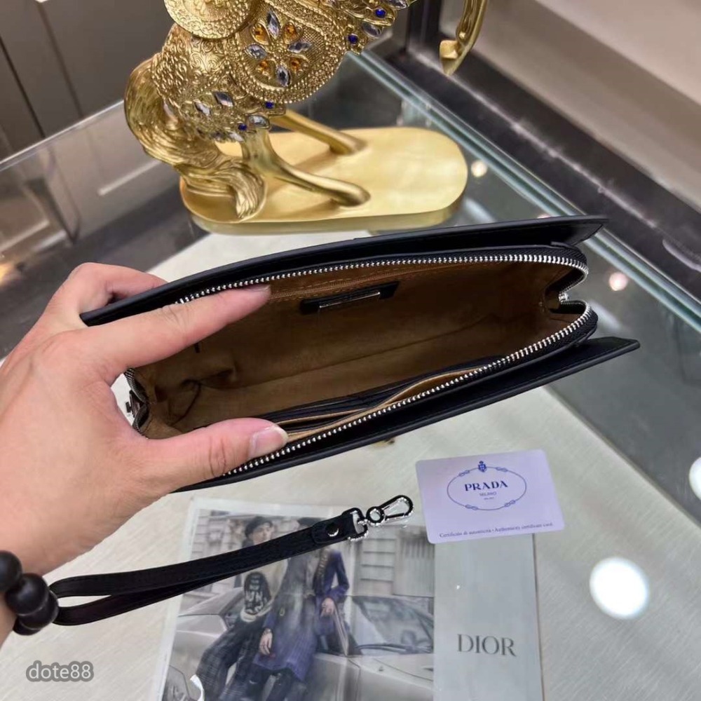 Prada普拉達採用進口頭層定型牛皮手拿包.錢包.金屬配件.休閒 運動 逛街 宴會  晚宴  交換禮物生日禮物-細節圖8