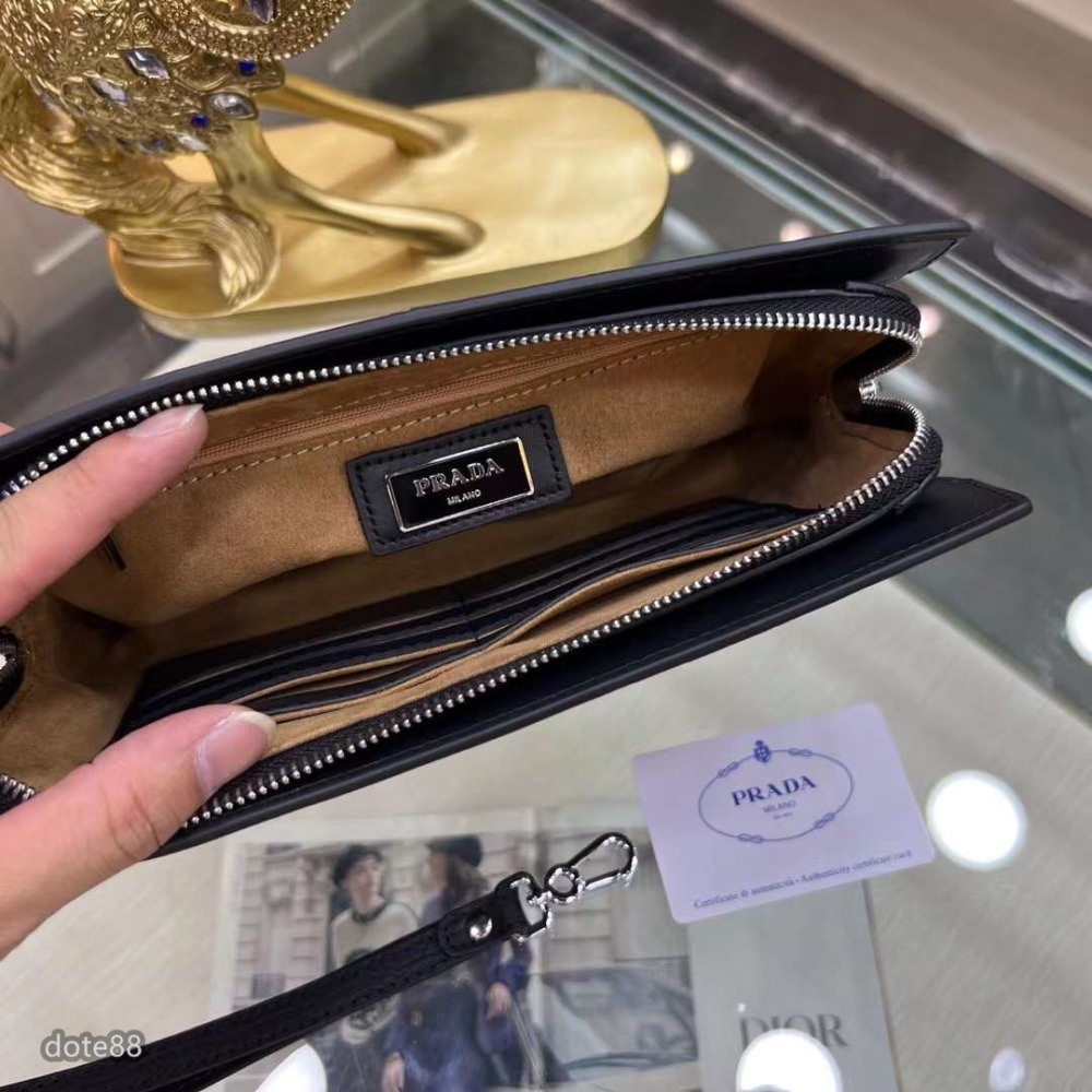 Prada普拉達採用進口頭層定型牛皮手拿包.錢包.金屬配件.休閒 運動 逛街 宴會  晚宴  交換禮物生日禮物-細節圖9