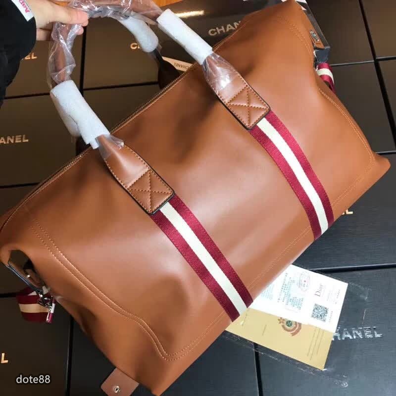 BALLY巴厘新款式男士旅行袋手提包進口二層皮定制專用五金拉鍊拉合順滑休閒 運動健身包百搭 簡約 時尚潮流行  奢華-細節圖2