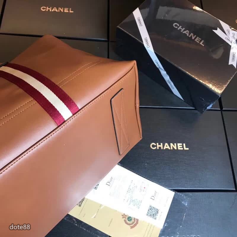 BALLY巴厘新款式男士旅行袋手提包進口二層皮定制專用五金拉鍊拉合順滑休閒 運動健身包百搭 簡約 時尚潮流行  奢華-細節圖7