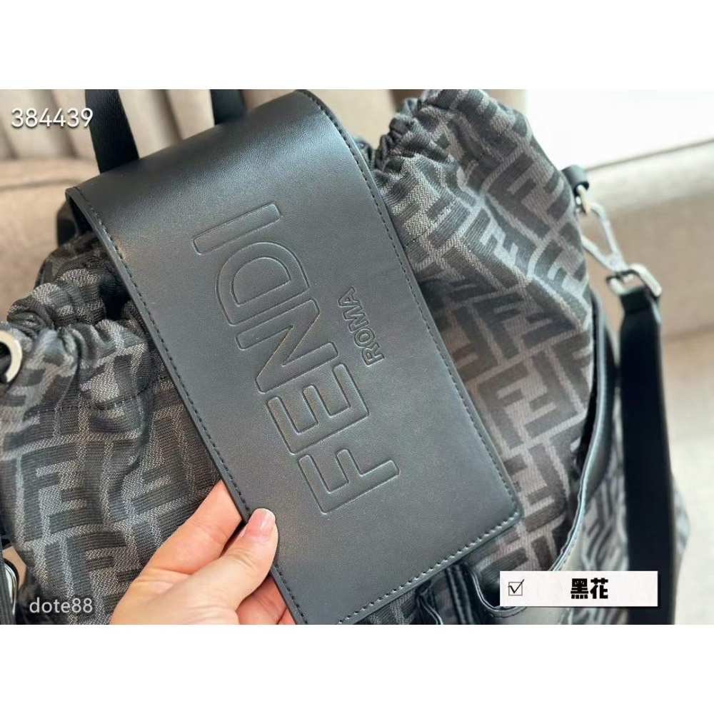 芬迪Fendi新配色雙肩包老花背包容量大超輕便時尚百搭休閒  逛街生日禮物大容量 裝手機充電寶 書包百搭簡約潮流-細節圖3