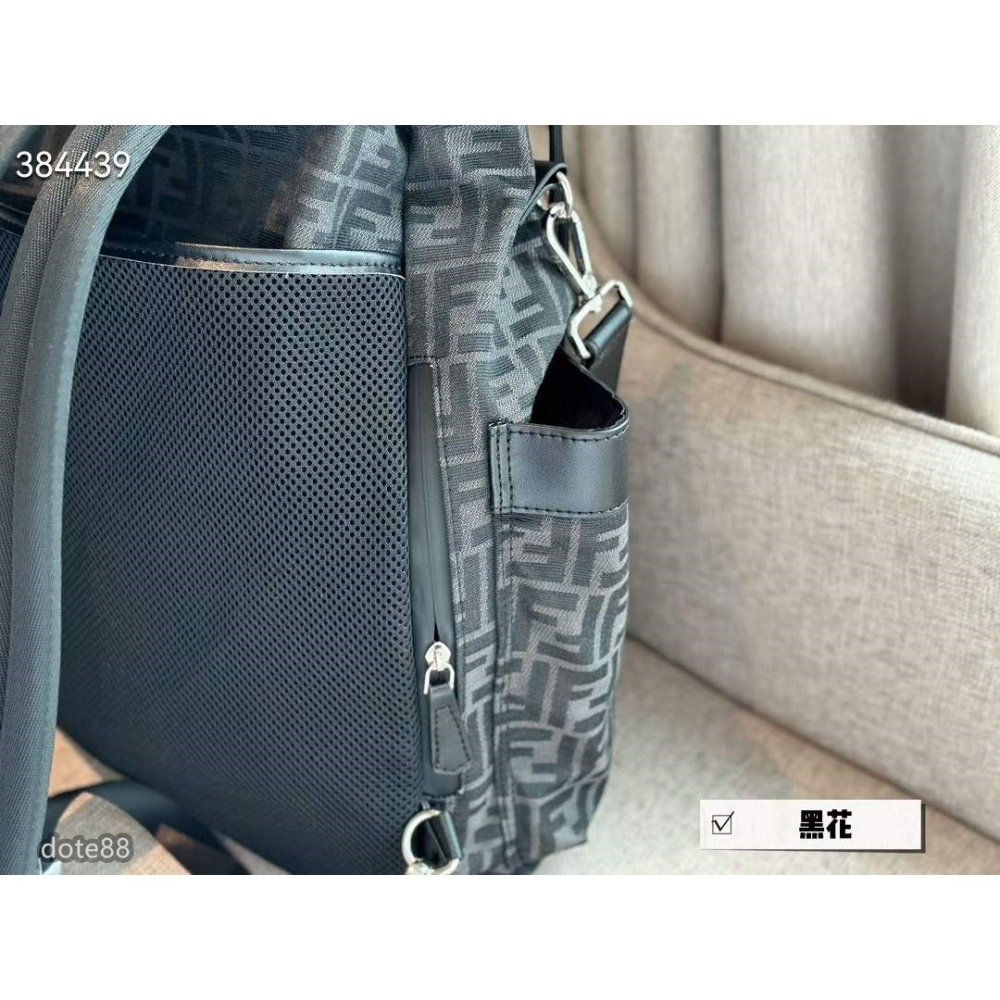 芬迪Fendi新配色雙肩包老花背包容量大超輕便時尚百搭休閒  逛街生日禮物大容量 裝手機充電寶 書包百搭簡約潮流-細節圖8