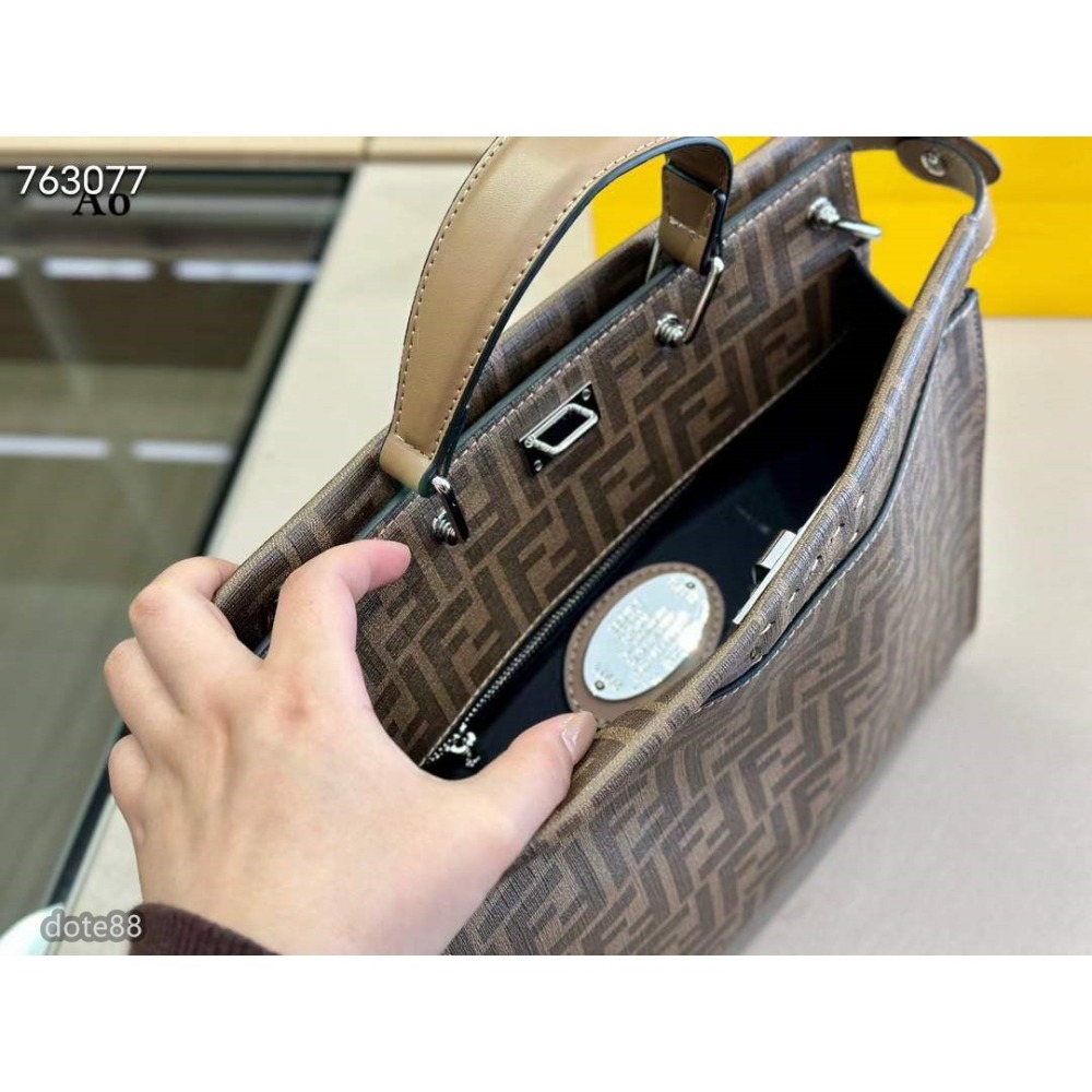 芬迪Fendi軟皮系列一側拉鍊/一側掛鉤時尚百搭大容量手提包休閒  逛街 宴會  晚宴父親節  情人節  生日禮物百搭-細節圖3