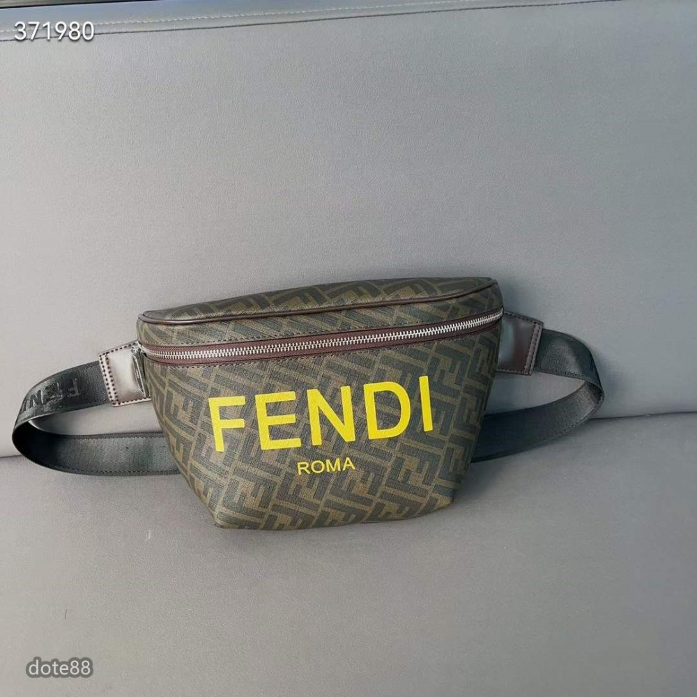 芬迪Fendi印花腰包胸包斜挎包男士單肩背包經典百搭大容量 可調節包帶休閒 運動 逛街 送男友禮物情人節生日禮物-細節圖3