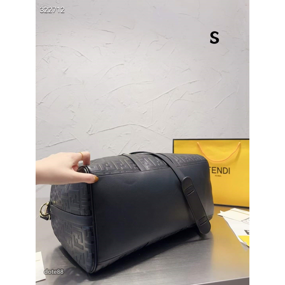 芬迪Fendi機場旅行包又百搭大容量 男女通用款 時尚手提袋 性價比超高 簡約衣服/鞋子超能裝 出門必備 奢華  素色-細節圖7