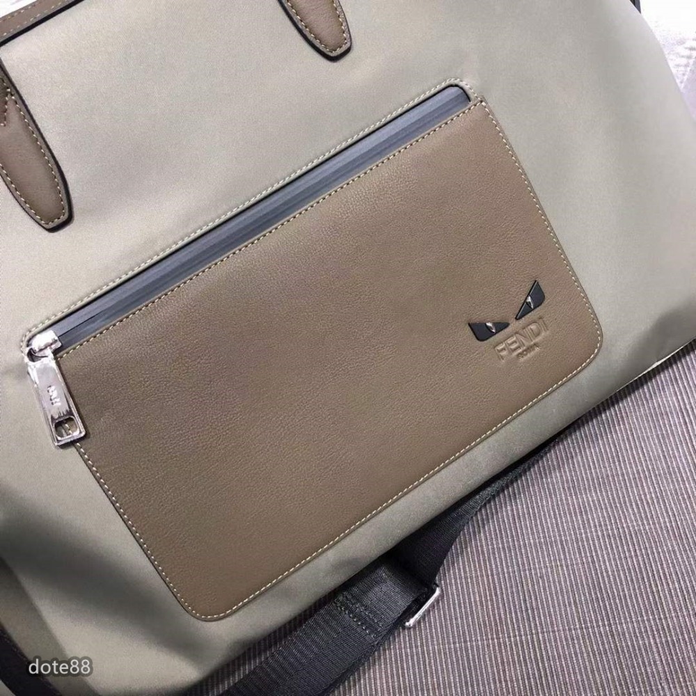 芬迪Fendi小怪獸旅行包手提袋手提包容量很足放現金手機電腦經典設計百搭時尚時尚潮流進口防水料休閒出門必備簡約百搭潮男-細節圖6