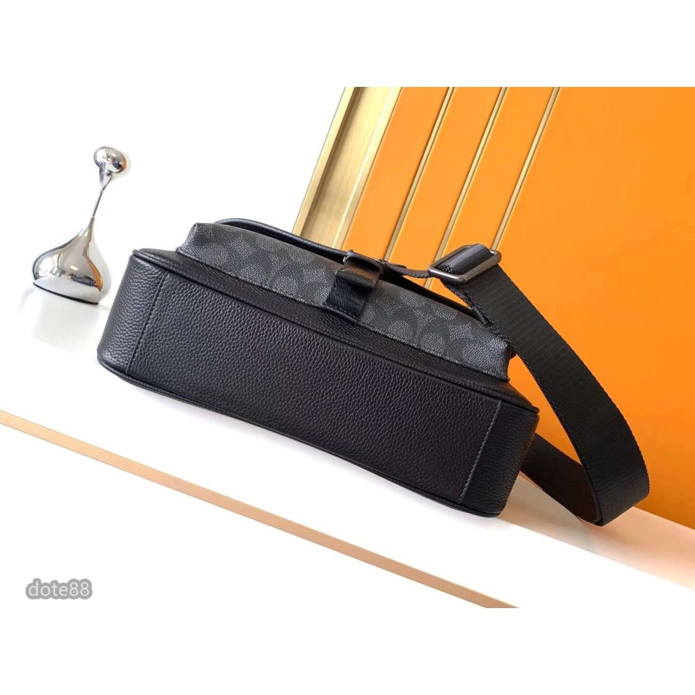 coach蔻馳黑色男士單肩包郵差包大容量輕便實用拉鍊袋磁鐵吸扣出門必備百搭有型簡約時尚潮流休閒逛街生日禮物情人節禮物-細節圖4