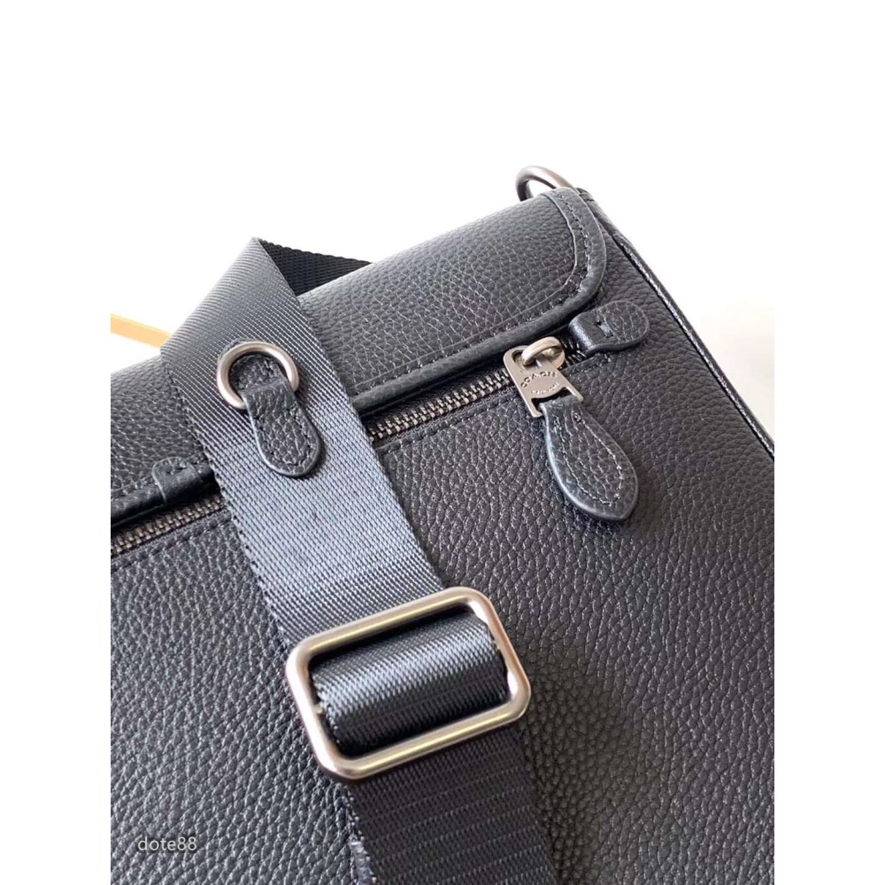 coach蔻馳黑色男士單肩包郵差包大容量輕便實用拉鍊袋磁鐵吸扣出門必備百搭有型簡約時尚潮流休閒逛街生日禮物情人節禮物-細節圖6