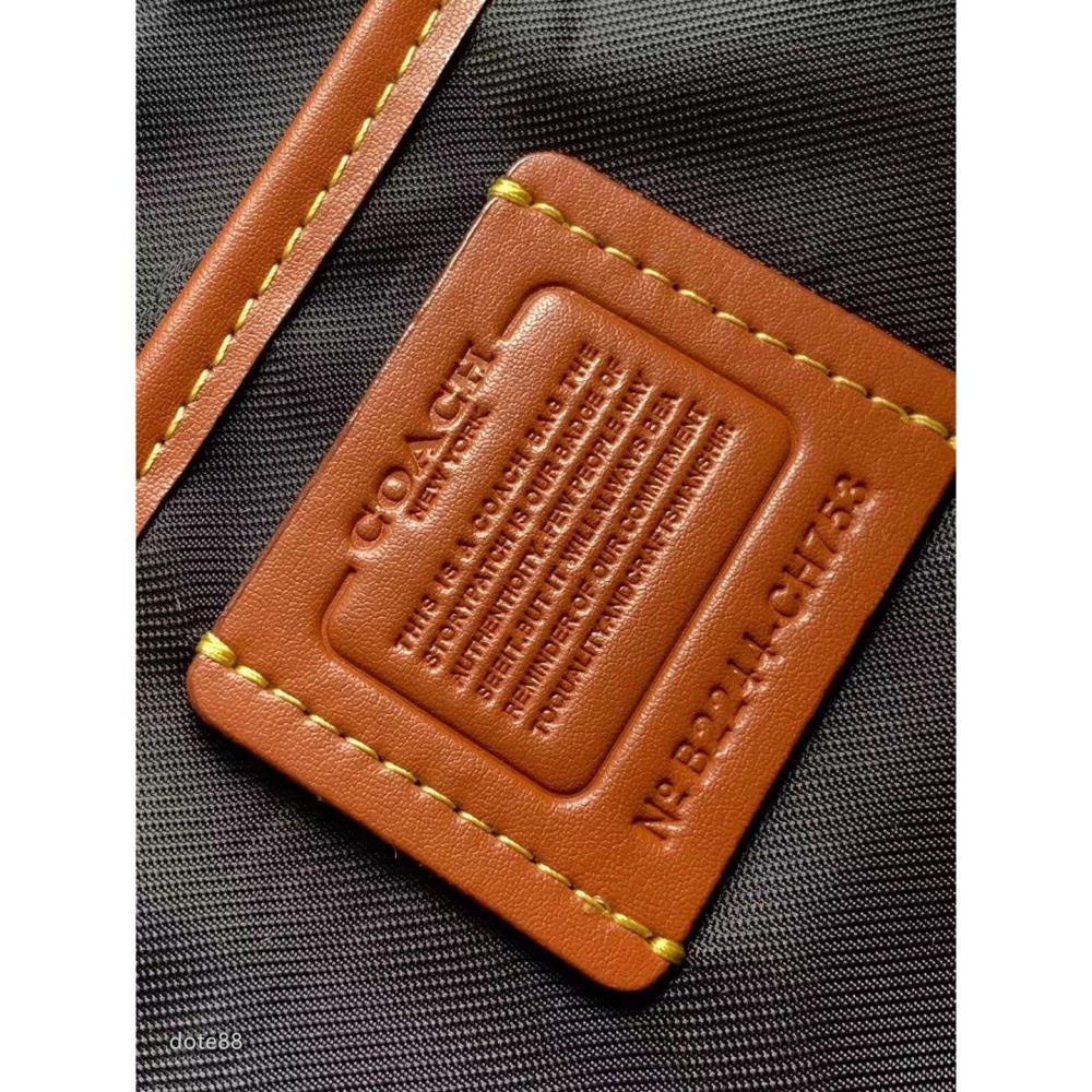 coach蔻馳黑色男士單肩包郵差包大容量輕便實用拉鍊袋磁鐵吸扣出門必備百搭有型簡約時尚潮流休閒逛街生日禮物情人節禮物-細節圖9