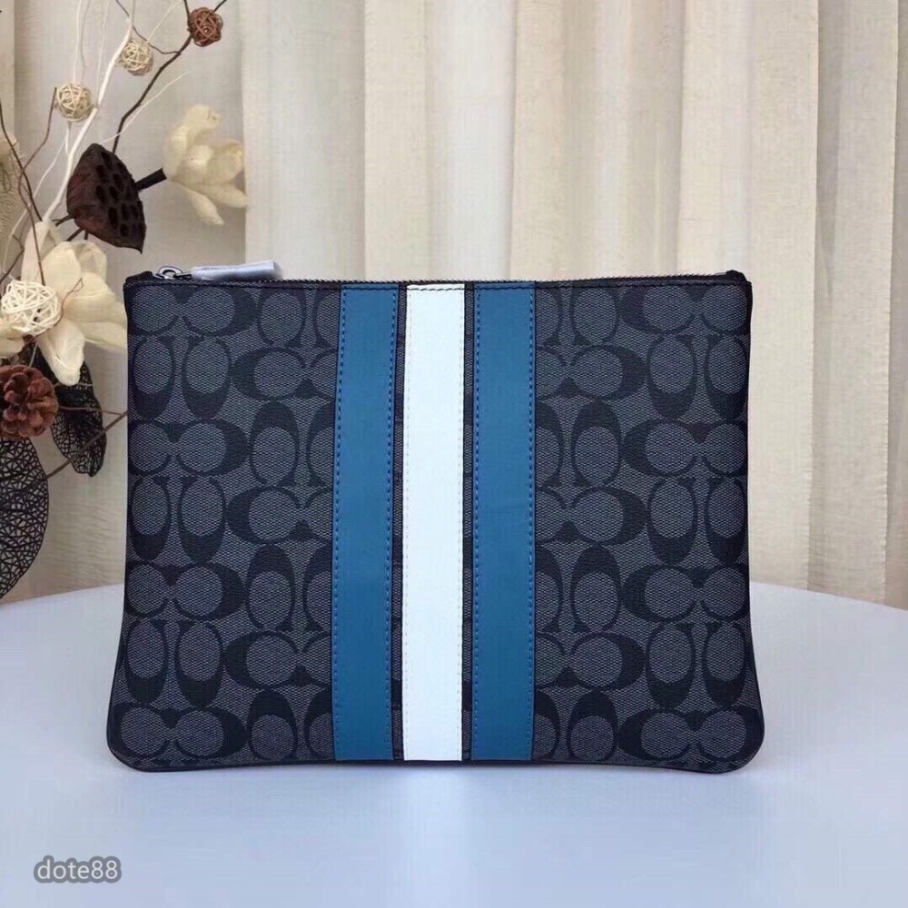 coach蔻馳手拿包經典印花大容量有夾層輕便實用出門必備百搭有型簡約時尚潮流行休閒逛街生日禮物情人節禮物-細節圖2