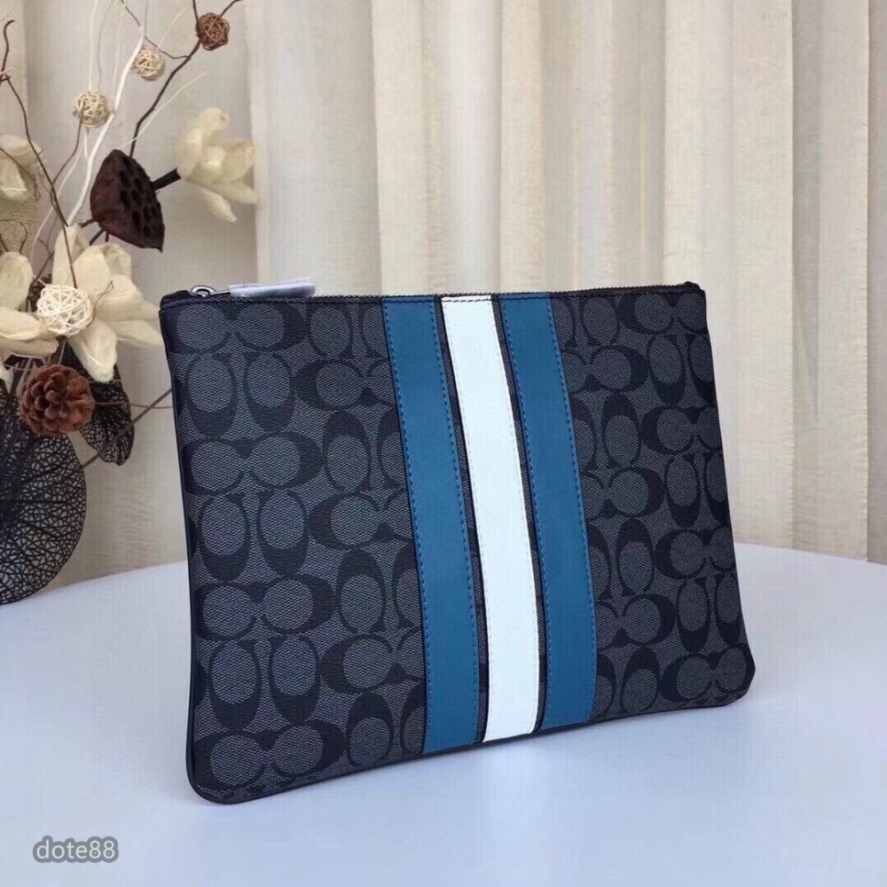 coach蔻馳手拿包經典印花大容量有夾層輕便實用出門必備百搭有型簡約時尚潮流行休閒逛街生日禮物情人節禮物-細節圖3