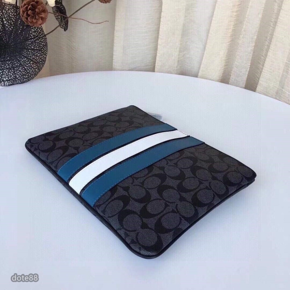 coach蔻馳手拿包經典印花大容量有夾層輕便實用出門必備百搭有型簡約時尚潮流行休閒逛街生日禮物情人節禮物-細節圖7