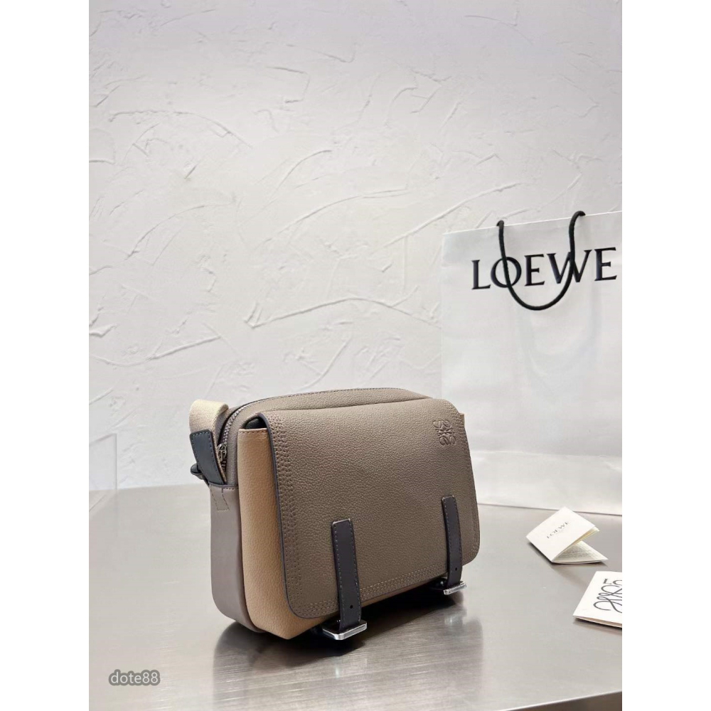 Loewe Buckle Tote單肩包簡約大氣可調節肩帶耐磨耐用大容量有夾層實用出門必備簡約時尚潮流行休閒逛街禮物-細節圖9