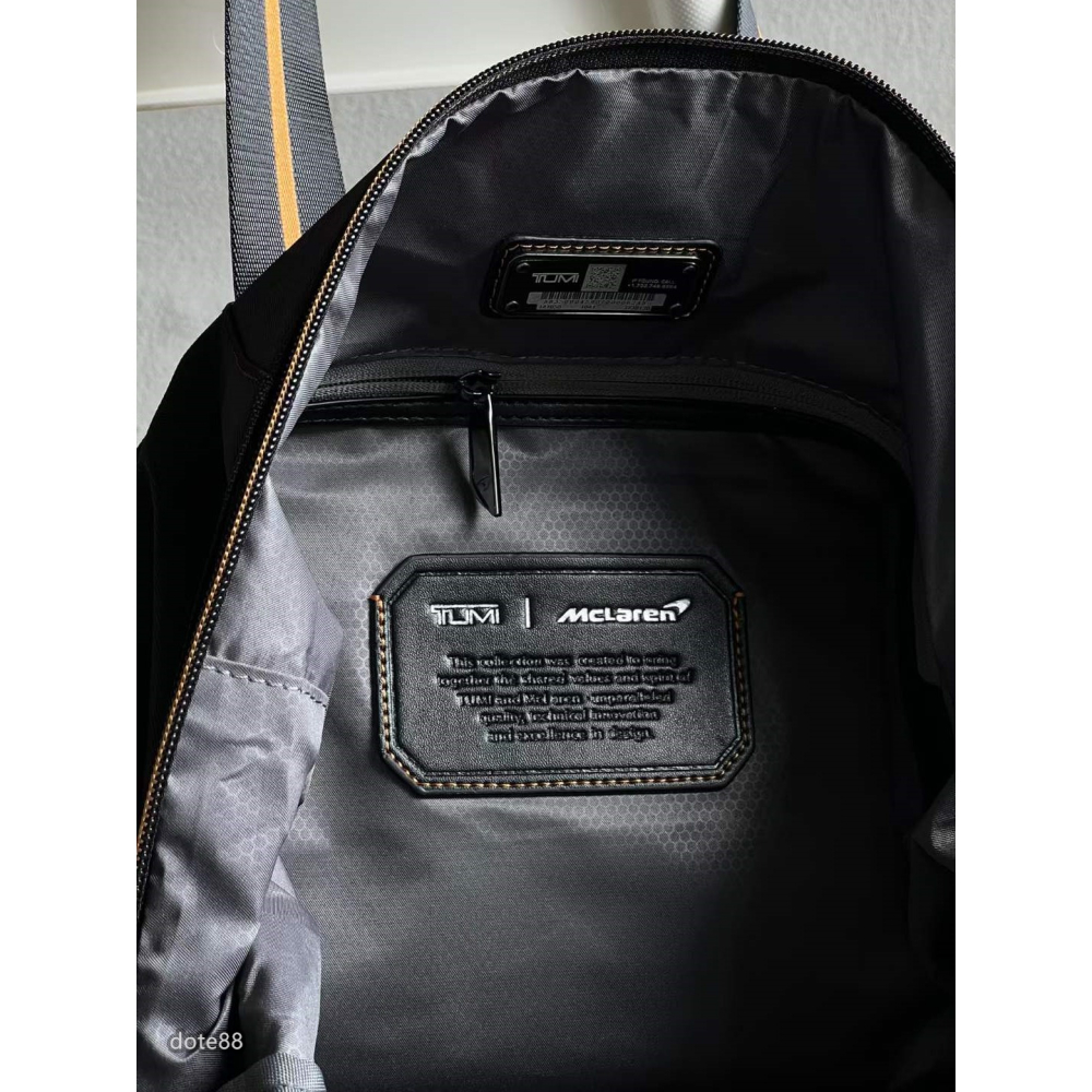 【Tumi】途米McLaren 邁凱輪合作版彈道尼龍搭配碳纖維手提包旅行包單肩包簡約大氣隔層多耐磨簡便實用大容量輕便-細節圖9