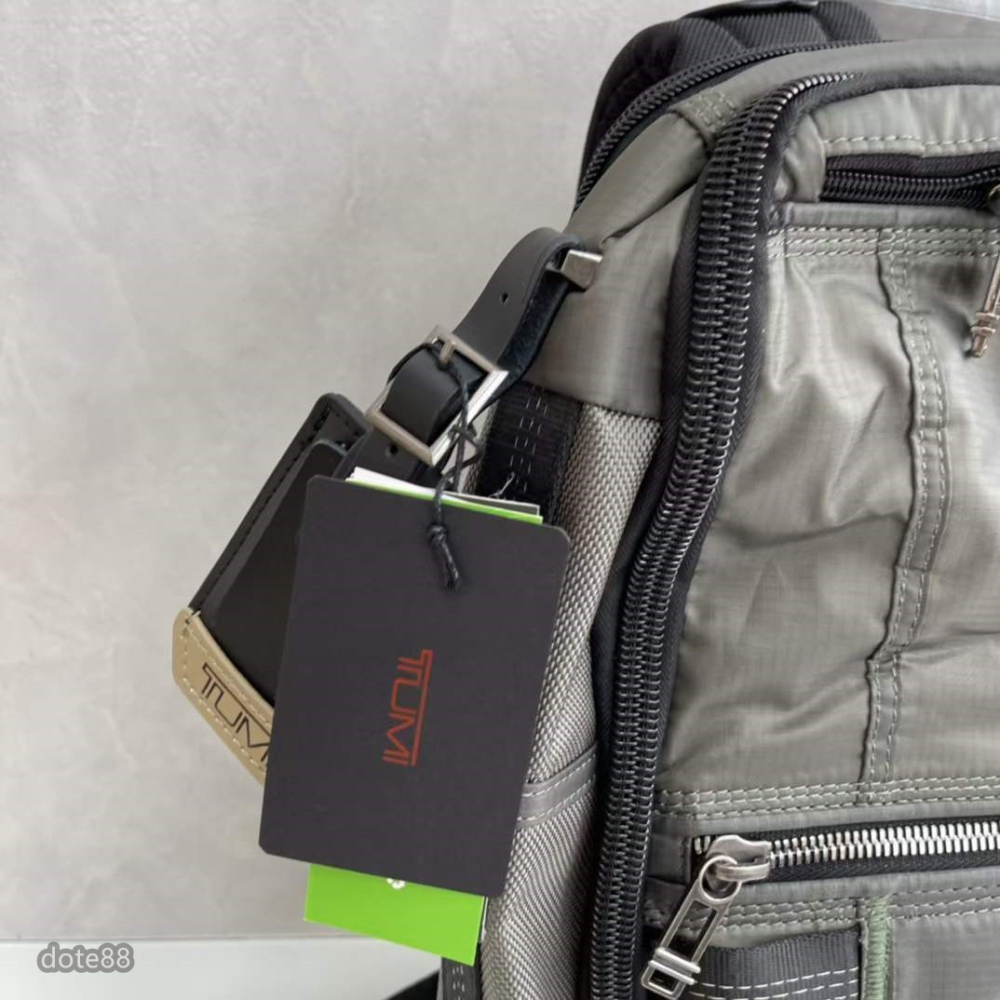 【Tumi】途米雙肩包背包戶外包降落傘尼龍材質打造外出旅行的必備隨身物品防水耐磨多功能多隔層設計簡便輕便實用出門必備-細節圖3