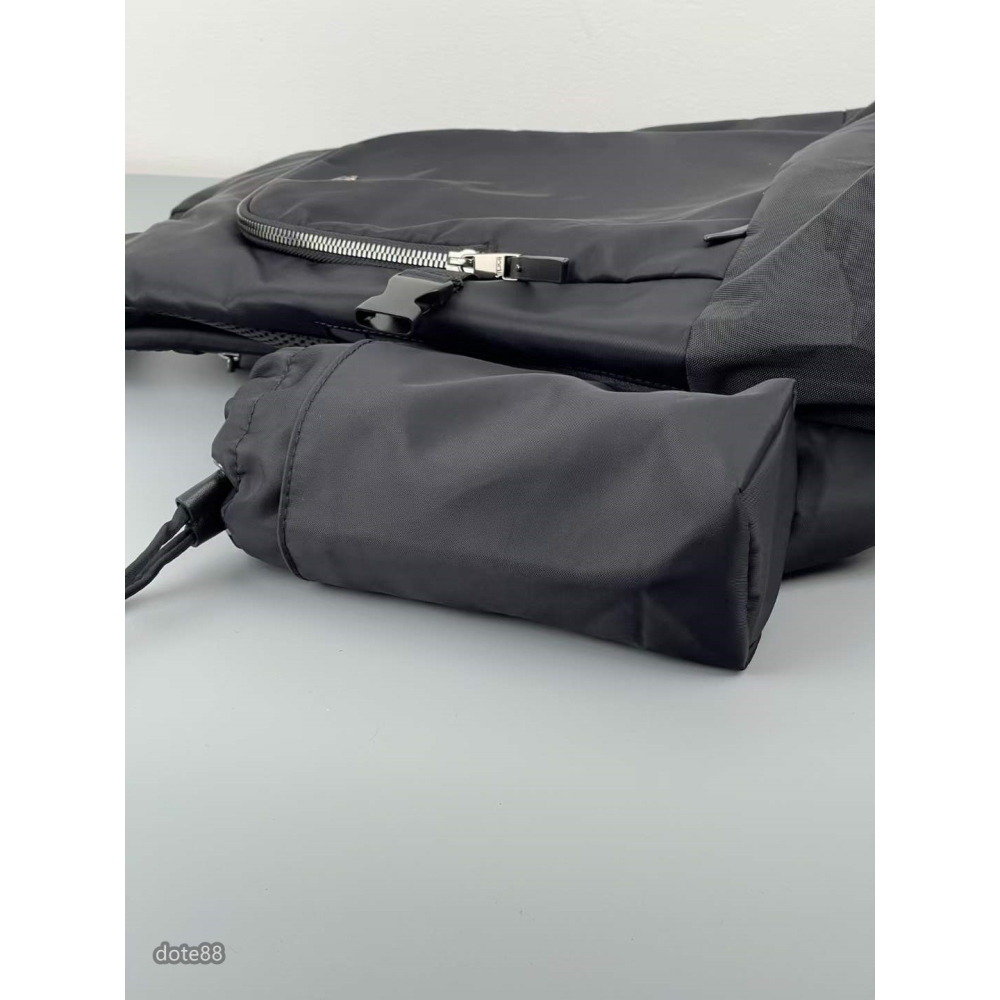 【Tumi】途米Voyageur系列Gale徒步旅行雙肩包戶外包運動休閒背包為徒步愛好者而設計背包頂部暗藏防雨罩-細節圖7