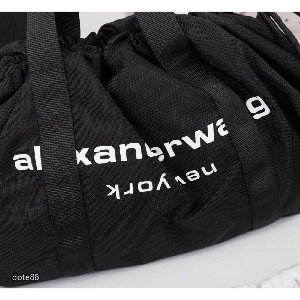 【Alexander wang】 亞歷山大王黑色尼龍手提肩背運動旅行包男女同款耐污耐磨多功能簡便實用出門旅行必備時尚-細節圖3