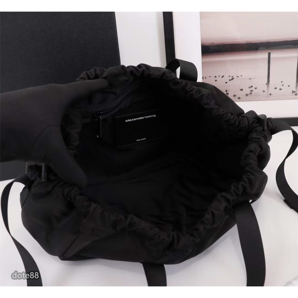 【Alexander wang】 亞歷山大王黑色尼龍手提肩背運動旅行包男女同款耐污耐磨多功能簡便實用出門旅行必備時尚-細節圖8