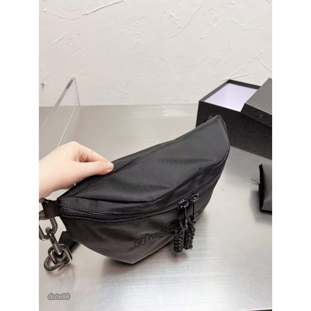 【Alexander wang】 亞歷山大王尼龍腰包胸包男女同款明星同款送男生女生禮物耐污耐磨多功能多隔層設計簡便實用-細節圖4