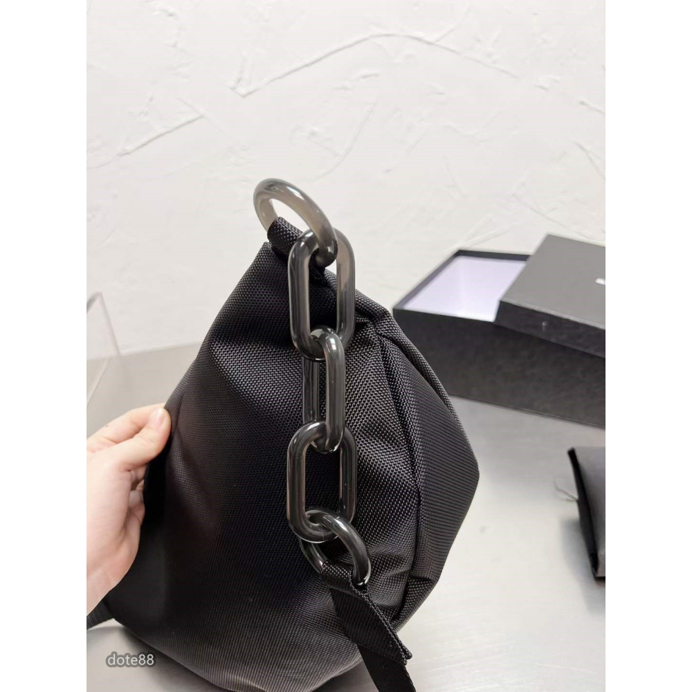 【Alexander wang】 亞歷山大王尼龍腰包胸包男女同款明星同款送男生女生禮物耐污耐磨多功能多隔層設計簡便實用-細節圖6