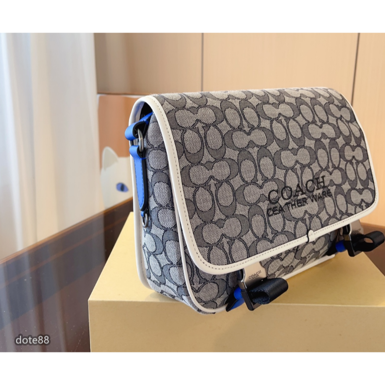 【coach】蔻馳男士郵差包單肩包手機包斜挎包Track牛皮翻蓋卡扣配色青春大容量實用生日禮物出門必備百搭有型簡約時尚-細節圖5