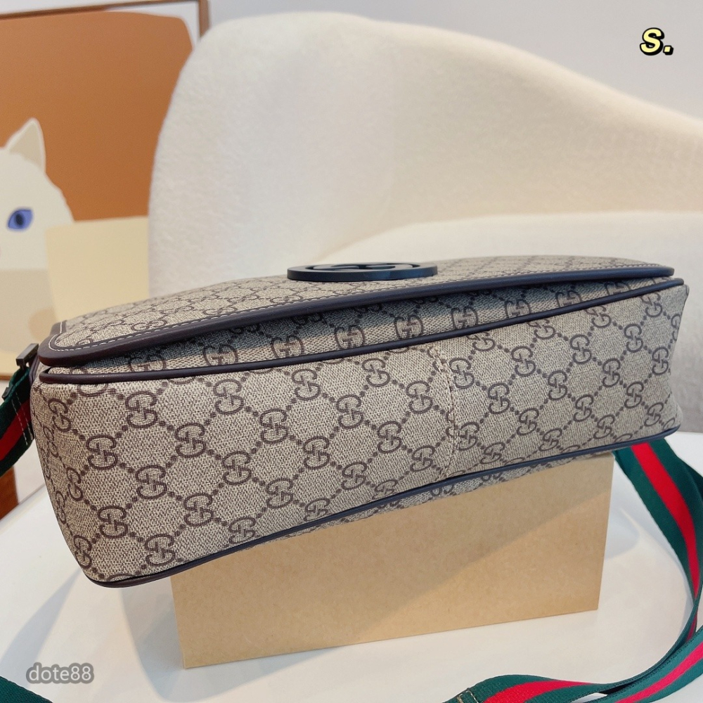 【Gucci】古馳男士單肩包斜挎郵差包手機包男包牛皮材質經典印花可調節肩帶多隔層耐磨耐髒多功能簡便實用出門必備簡約時尚-細節圖4