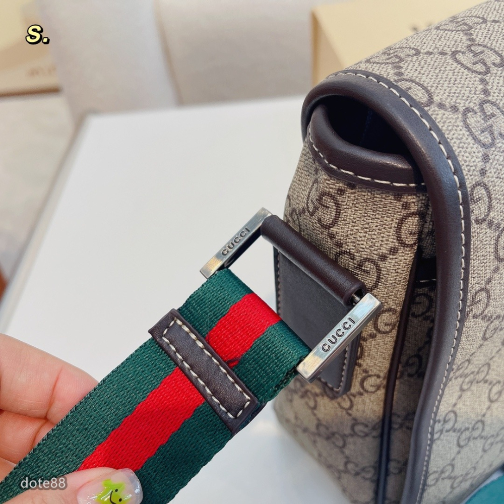 【Gucci】古馳男士單肩包斜挎郵差包手機包男包牛皮材質經典印花可調節肩帶多隔層耐磨耐髒多功能簡便實用出門必備簡約時尚-細節圖6