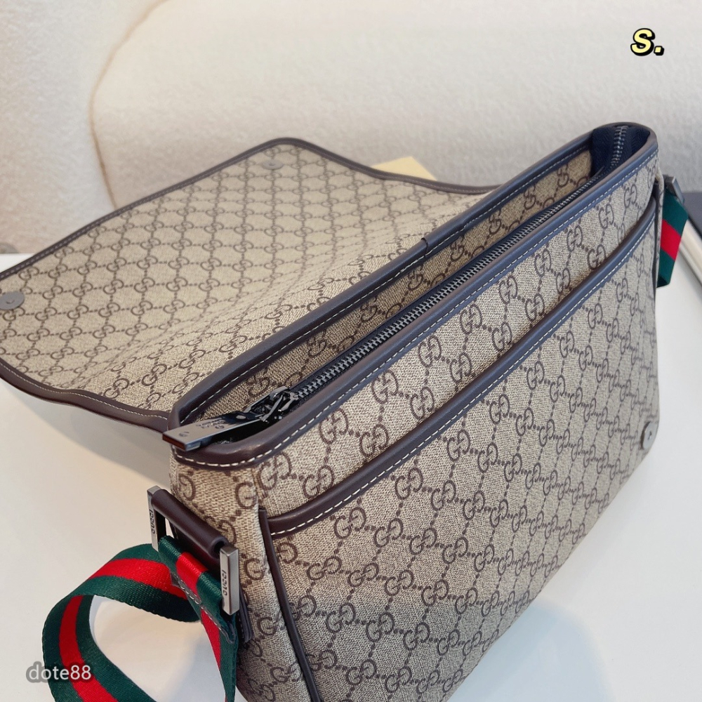 【Gucci】古馳男士單肩包斜挎郵差包手機包男包牛皮材質經典印花可調節肩帶多隔層耐磨耐髒多功能簡便實用出門必備簡約時尚-細節圖8