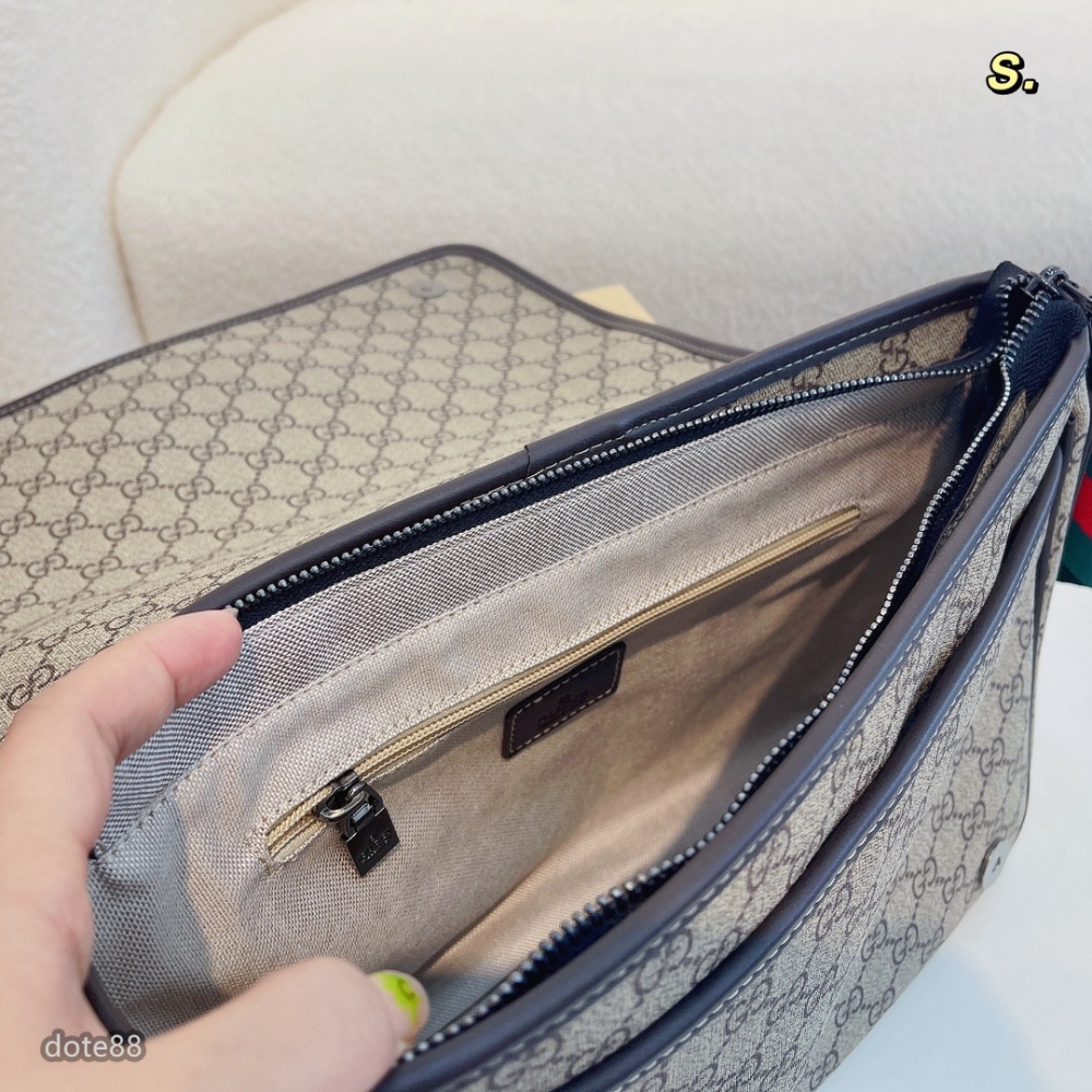 【Gucci】古馳男士單肩包斜挎郵差包手機包男包牛皮材質經典印花可調節肩帶多隔層耐磨耐髒多功能簡便實用出門必備簡約時尚-細節圖9