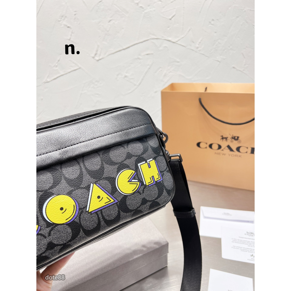 【coach】蔻馳男士女士單肩包相機包手機包錢包大loog印花大容量輕便實用出門必備送男友女友生日禮物百搭有型簡約時尚-細節圖2