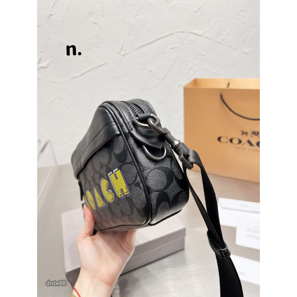 【coach】蔻馳男士女士單肩包相機包手機包錢包大loog印花大容量輕便實用出門必備送男友女友生日禮物百搭有型簡約時尚-細節圖3