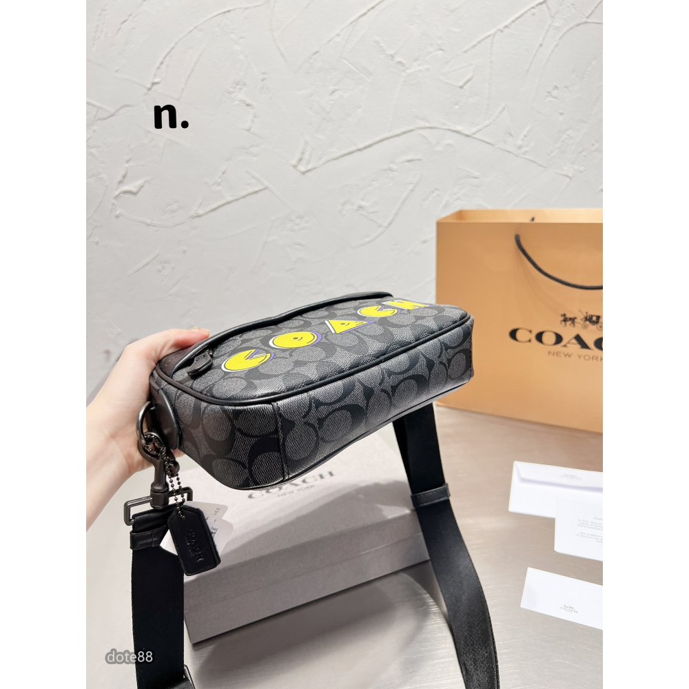 【coach】蔻馳男士女士單肩包相機包手機包錢包大loog印花大容量輕便實用出門必備送男友女友生日禮物百搭有型簡約時尚-細節圖5