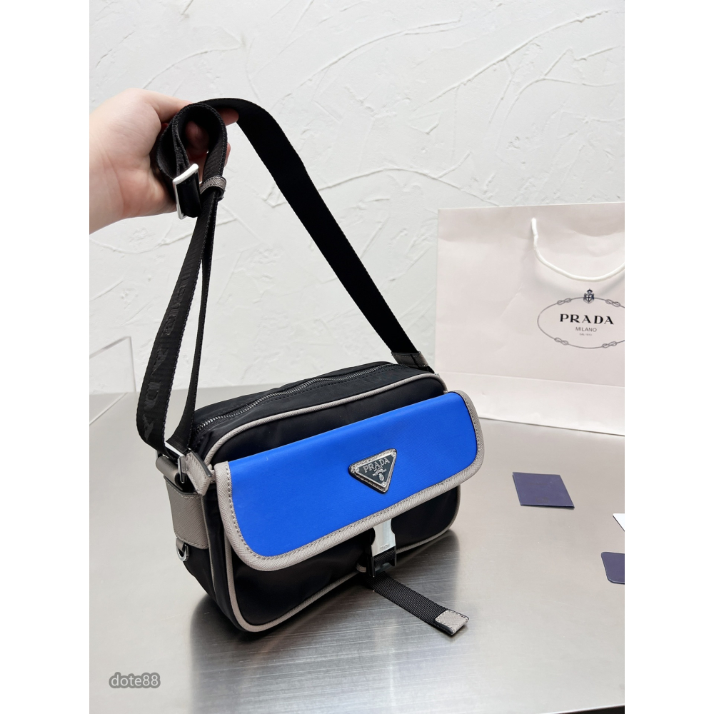 【Prada 】普拉達男士單肩包斜挎包經典三角標可調節肩帶多隔層耐磨耐髒生日禮物情人節禮物多功能簡便出門必備簡約時尚-細節圖2