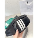 【Prada × Adidas】普拉達和阿迪達斯聯名男士單肩包斜挎包胸包三角標送男友禮物可調節肩帶多隔層耐磨耐髒多功能-規格圖9