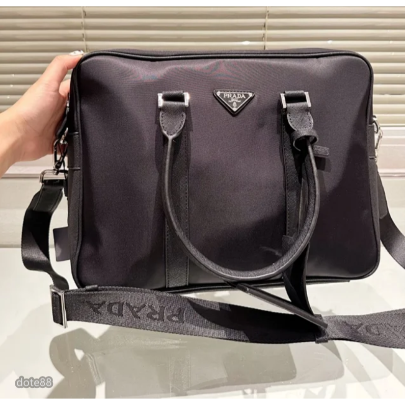 【Prada】普拉達男士手提斜挎公事包商務耐磨多功能大容量有隔層簡便送老公領導父親禮物實用出門必備簡約時尚百搭潮流休閒-細節圖2