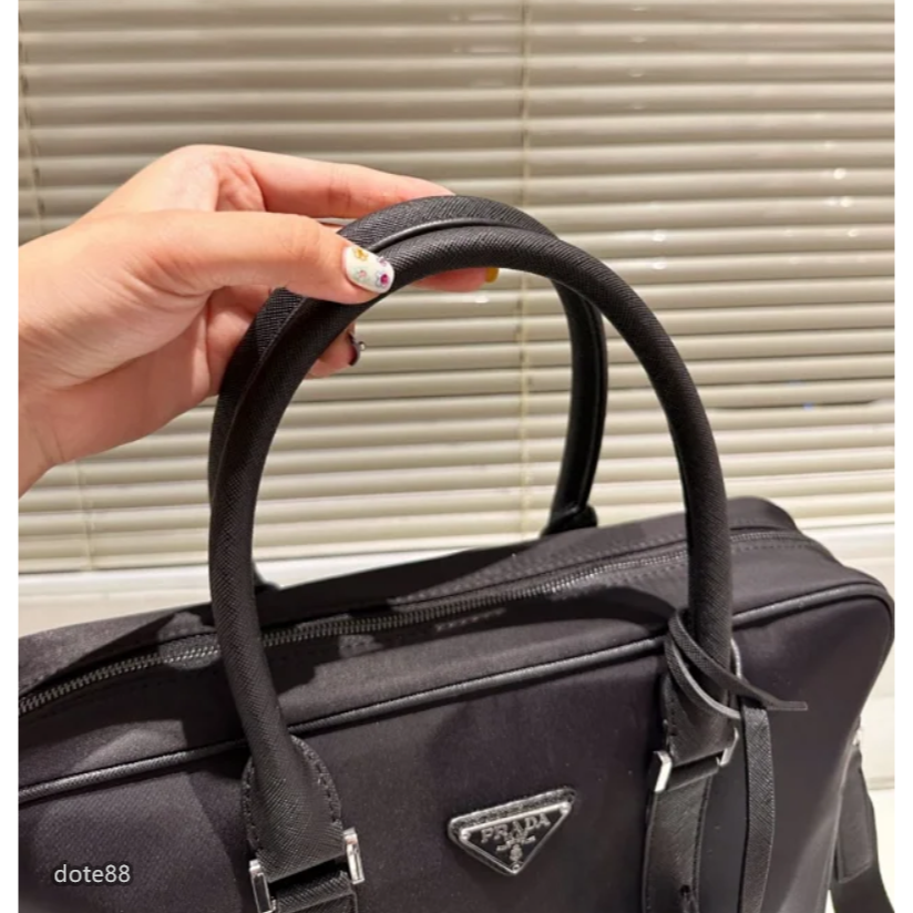 【Prada】普拉達男士手提斜挎公事包商務耐磨多功能大容量有隔層簡便送老公領導父親禮物實用出門必備簡約時尚百搭潮流休閒-細節圖4