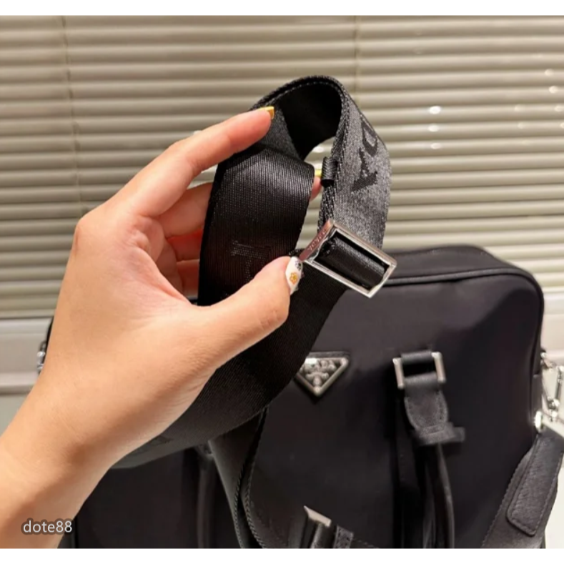 【Prada】普拉達男士手提斜挎公事包商務耐磨多功能大容量有隔層簡便送老公領導父親禮物實用出門必備簡約時尚百搭潮流休閒-細節圖6