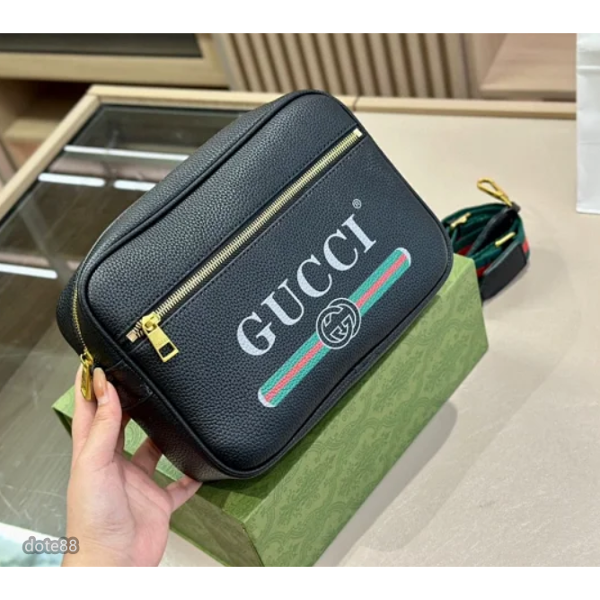 【GUCCI】古馳明星同款男女同款單肩包相機包斜挎包LOGO印花大容量順滑拉鍊單肩包休閒運動逛街生日情人節禮物-細節圖4