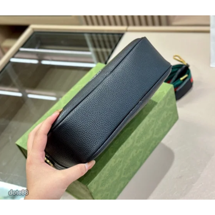 【GUCCI】古馳明星同款男女同款單肩包相機包斜挎包LOGO印花大容量順滑拉鍊單肩包休閒運動逛街生日情人節禮物-細節圖8