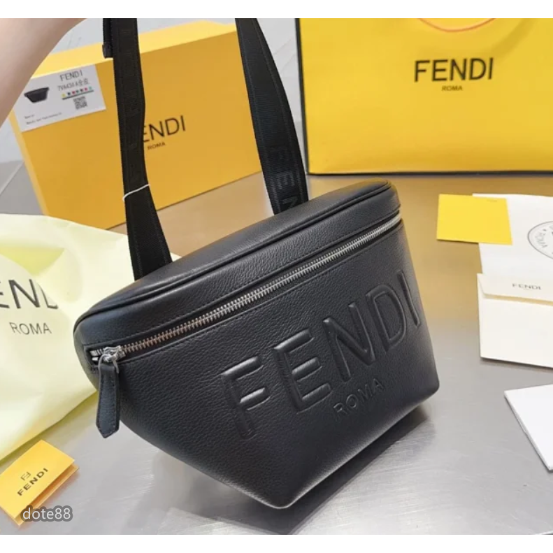 【Fendi】芬迪腰包胸包百搭大容量男女通用款可調節肩帶時尚性價比超高簡約明星同款休閒運動逛街適用生日節日禮物出門必備-細節圖3